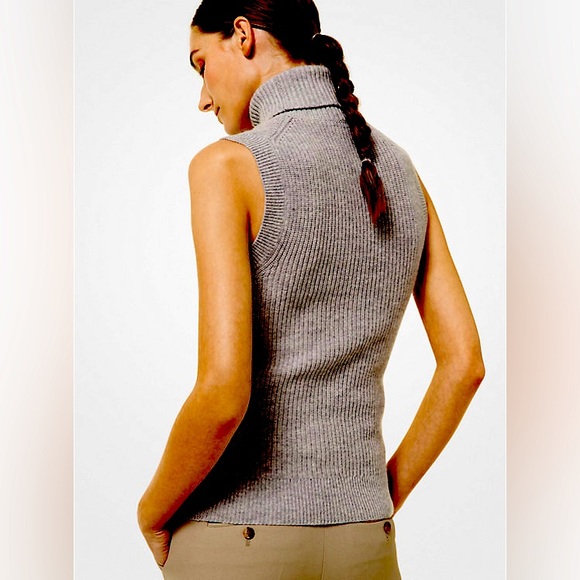 MICHAEL KORS SIZE SMALL SLEEVELESS COWL-NECK SWEATER - Picture 2 of 7